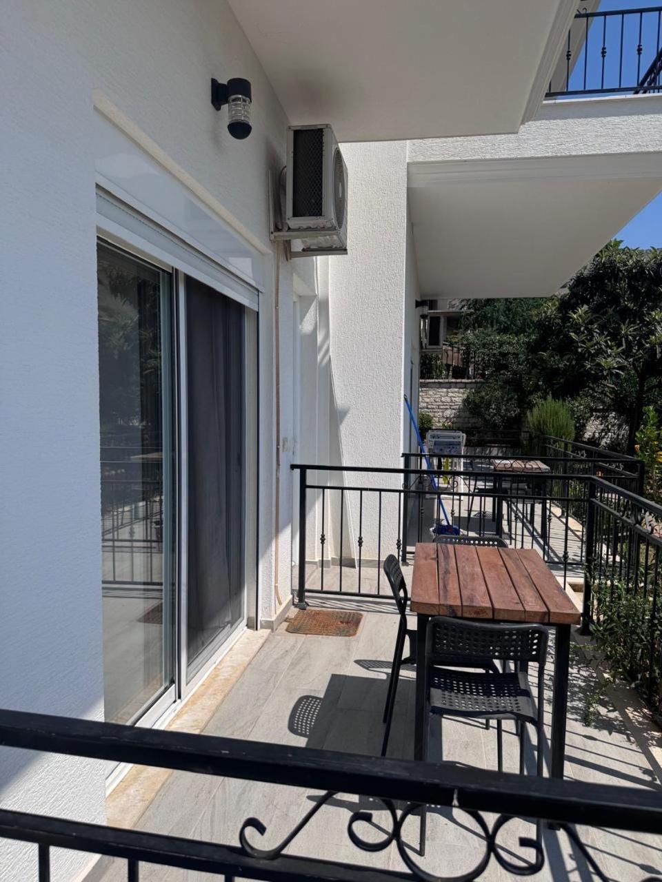 Myrtaj * Sarandë